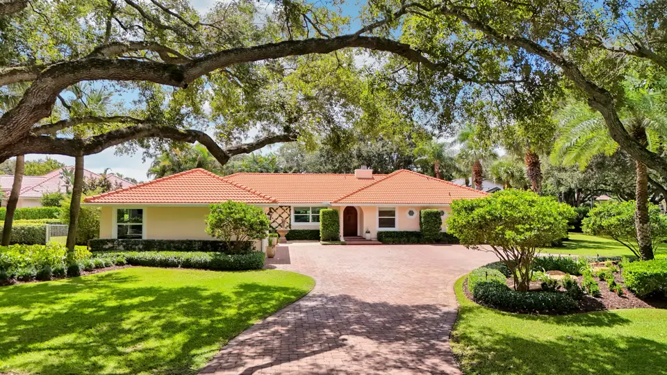 18456 SE Heritage Oaks Lane, Tequesta, FL 33469
