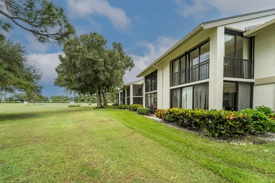 12910 Briarlake Drive C202, West Palm Beach, FL 33418