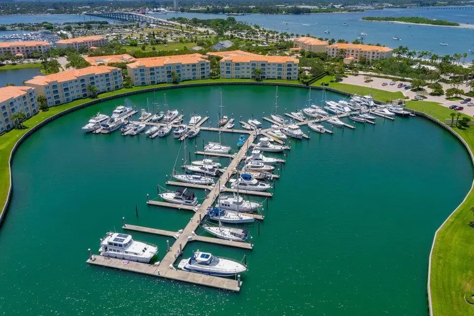 11 HARBOUR ISLE Drive W 201, Fort Pierce, FL 34949
