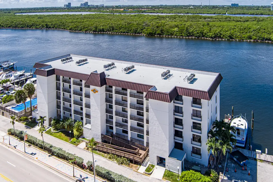 3200 N OCEAN Drive 402, Hollywood, FL 33019