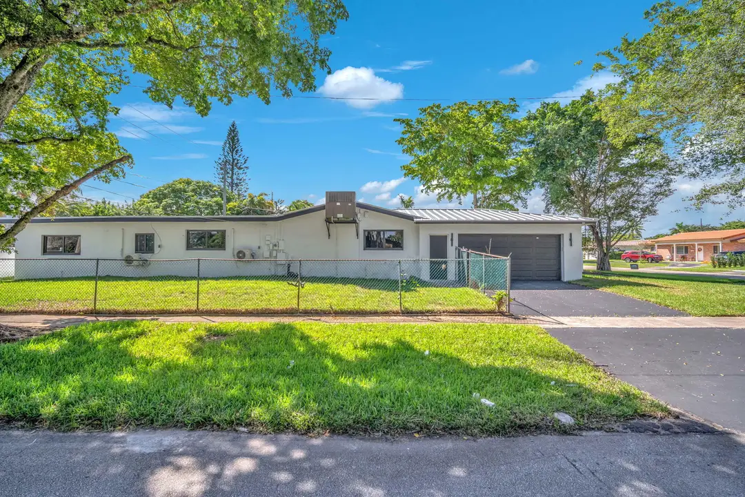 5000 ADAMS Street, Hollywood, FL 33021