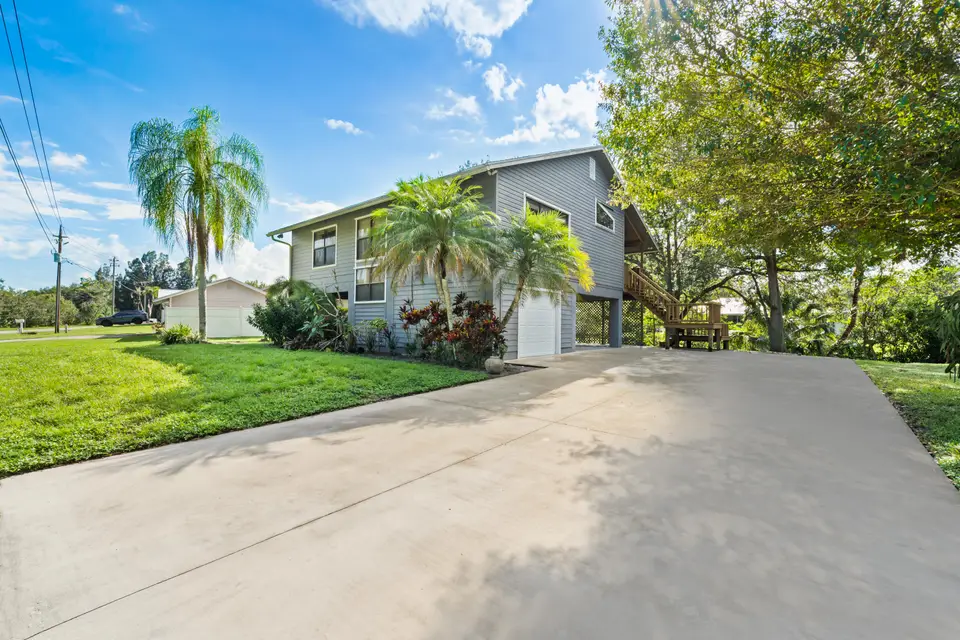 8070 SE RIVER Lane, Stuart, FL 34997