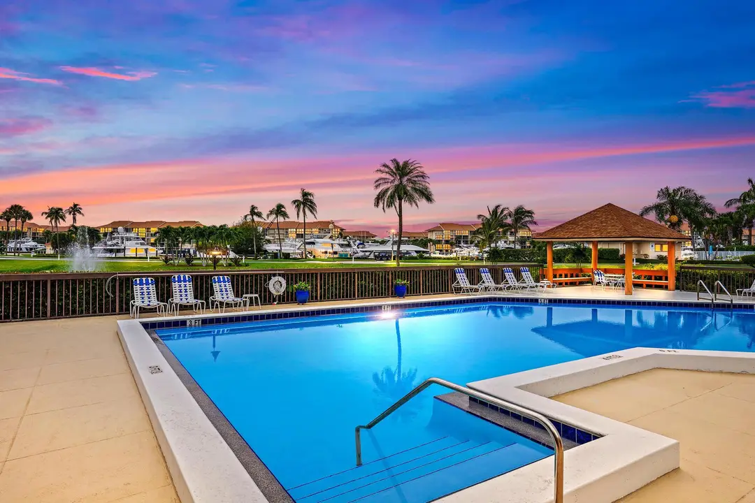 601 Seafarer Cir unit 201 pool-4