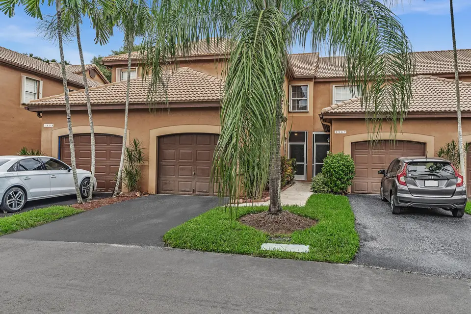 1561 Barcelona Way, Weston, FL 33327