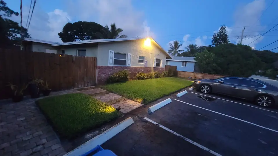 981 NE 36TH Street 1, Oakland Park, FL 33334