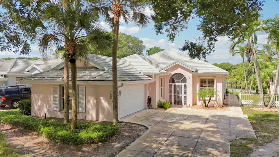 7508 SE Autumn Lane, Hobe Sound, FL 33455