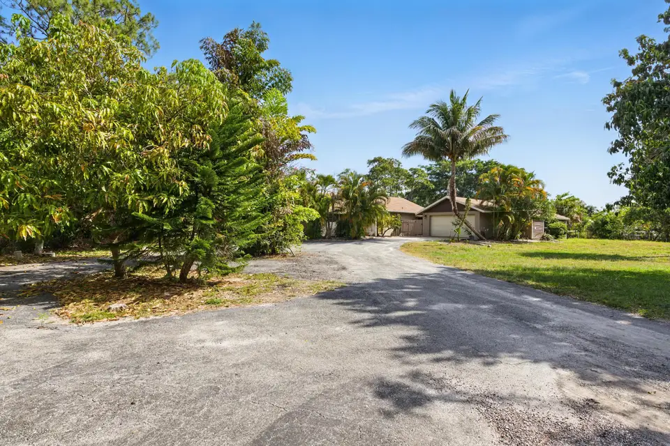 16319 E BURNS Drive E A, The Acreage, FL 33470
