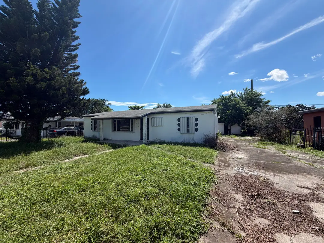 2850 NW 160TH Street, Miami Gardens, FL 33054