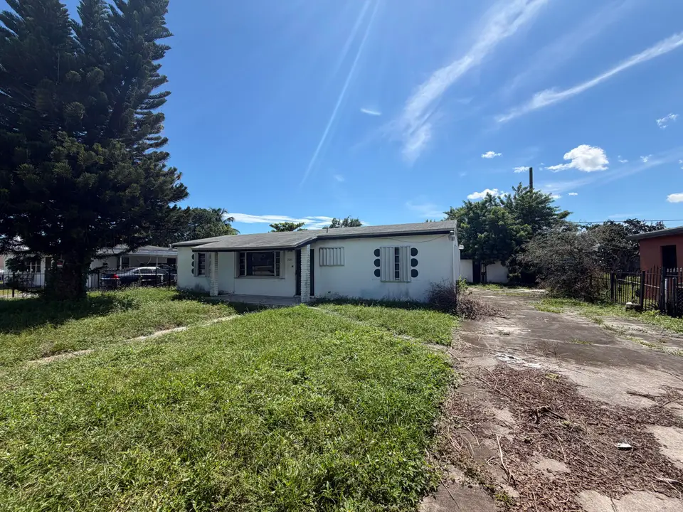 2850 NW 160TH Street, Miami Gardens, FL 33054