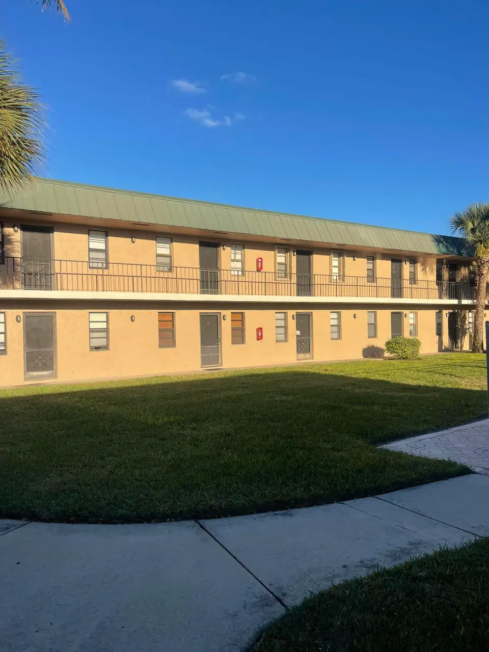 1021 SE MONTEREY Road 1-31, Stuart, FL 34994