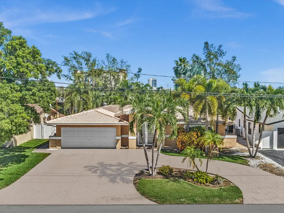 948 SE 10TH Court, Pompano Beach, FL 33060