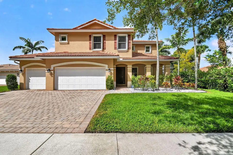 9070 WINTERHAVEN Circle, West Palm Beach, FL 33411