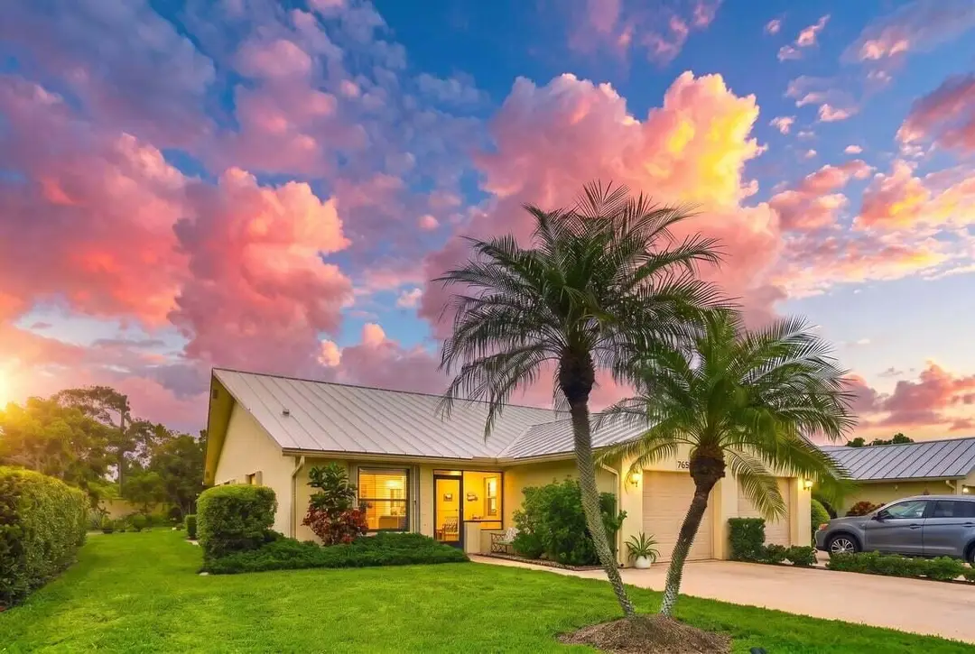 7655 SE SUGAR SAND Circle, Hobe Sound, FL 33455
