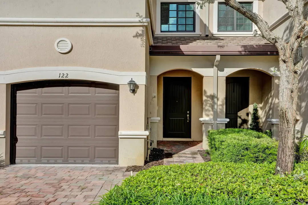 4234 N DIXIE Highway 122, Oakland Park, FL 33334