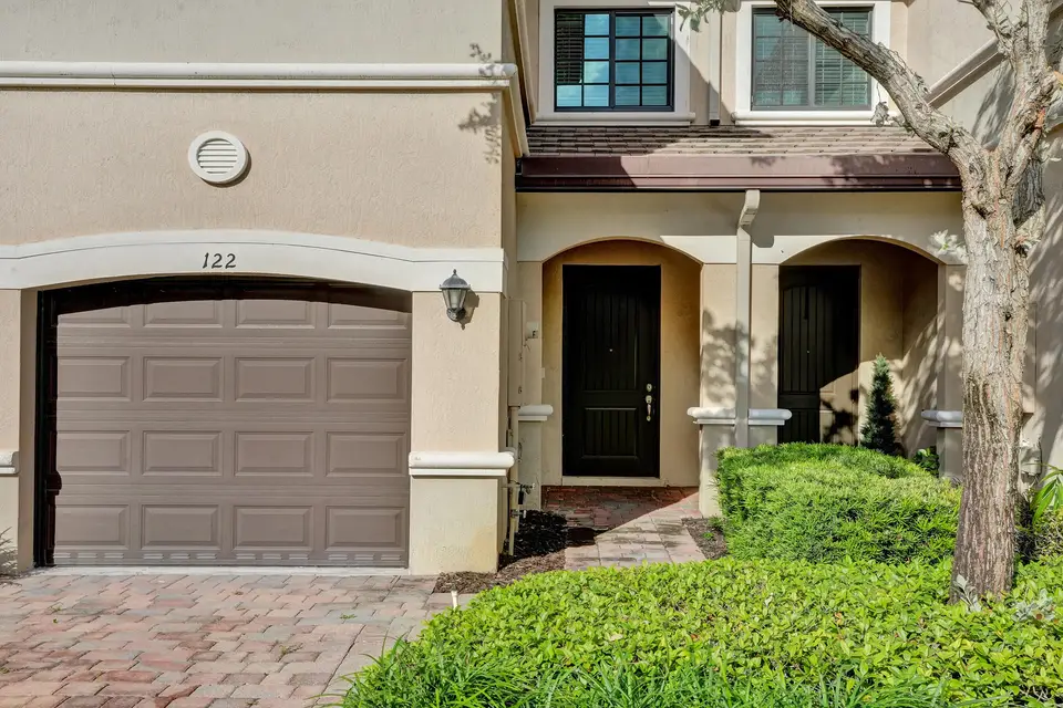 4234 N DIXIE Highway 122, Oakland Park, FL 33334