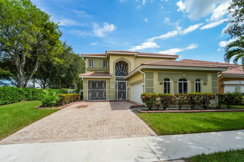 672 GAZETTA Way, West Palm Beach, FL 33413