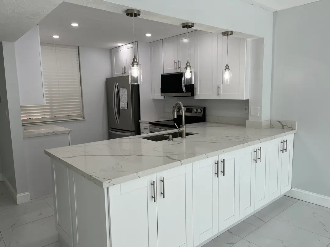 2830 SOMERSET Drive 211N, Lauderdale Lakes, FL 33311
