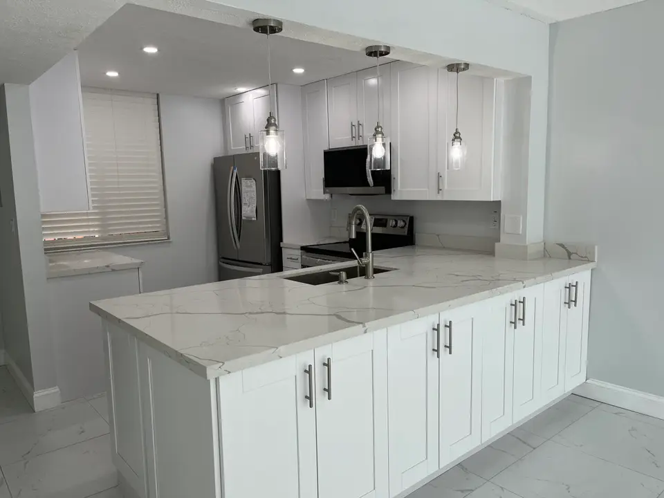 2830 SOMERSET Drive 211N, Lauderdale Lakes, FL 33311