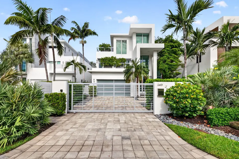 2401 N ATLANTIC Boulevard, Fort Lauderdale, FL 33305