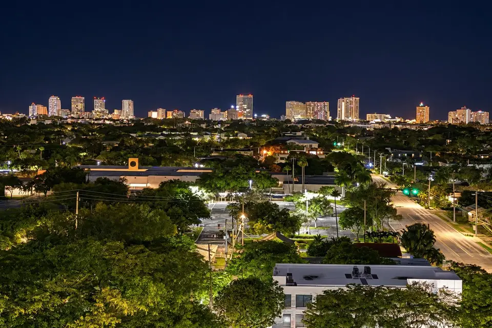 100 N FEDERAL Highway 1416, Fort Lauderdale, FL 33301