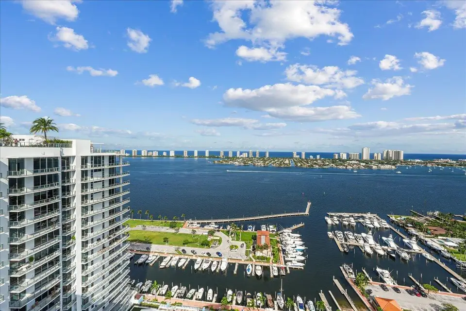 220 LAKE SHORE Drive 2406, West Palm Beach, FL 33403