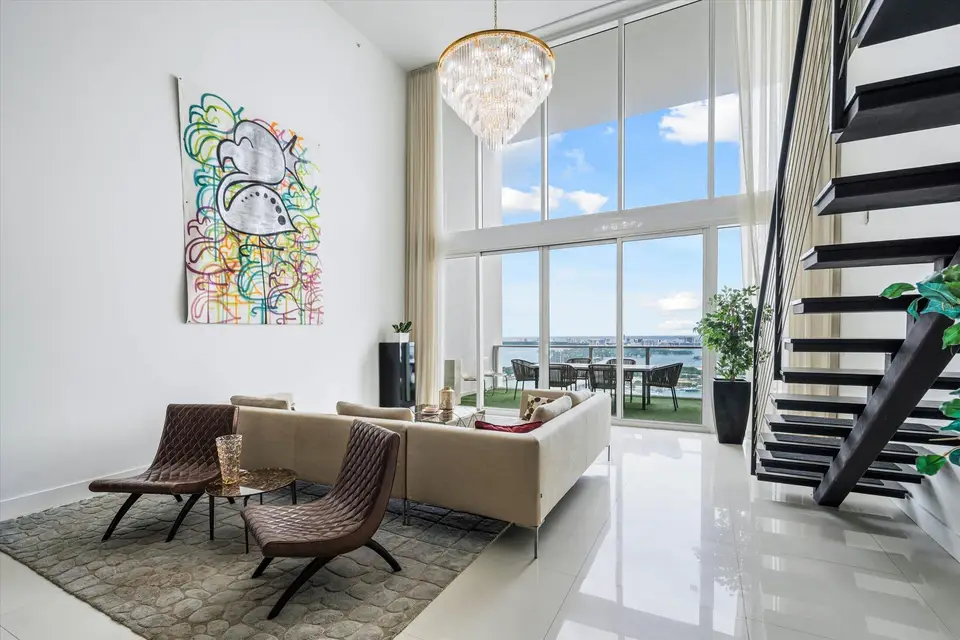 1040 Biscayne Boulevard 4202, Miami, FL 33132