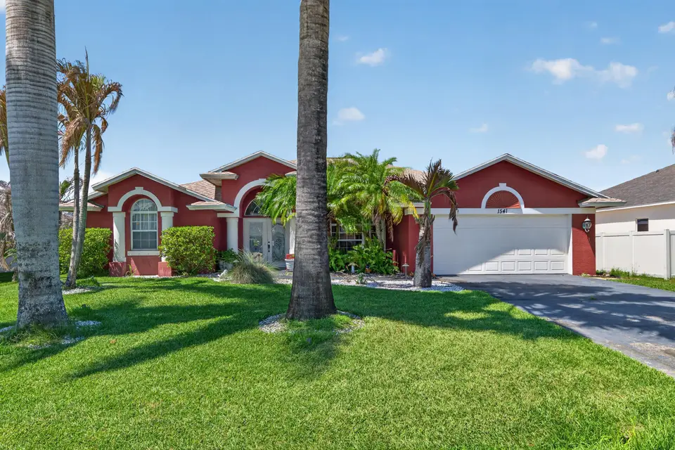 1541 SW Underwood Avenue, Port St. Lucie, FL 34953