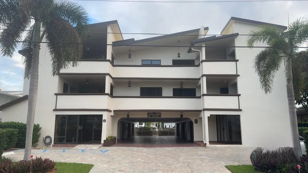 3208 SE 12TH Street 301, Pompano Beach, FL 33062