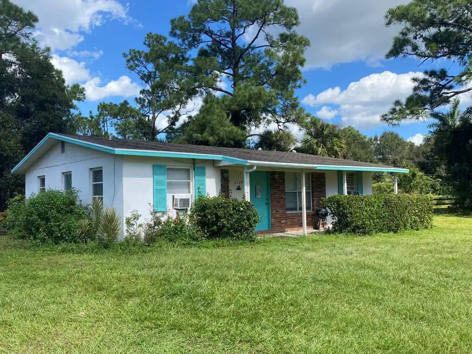 2141 B Road Cottage, Loxahatchee, FL 33470
