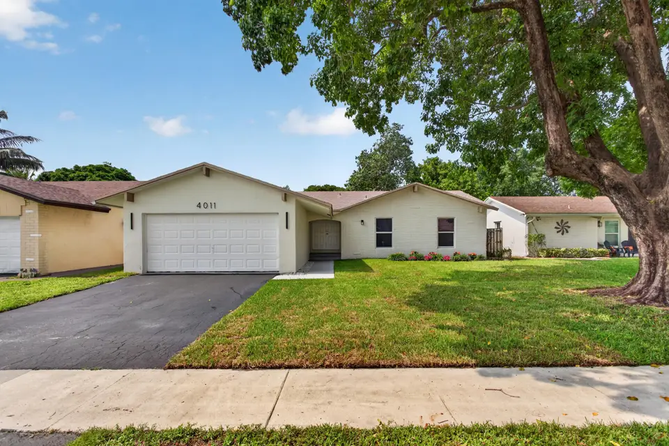 4011 NW 93rd Avenue, Sunrise, FL 33351