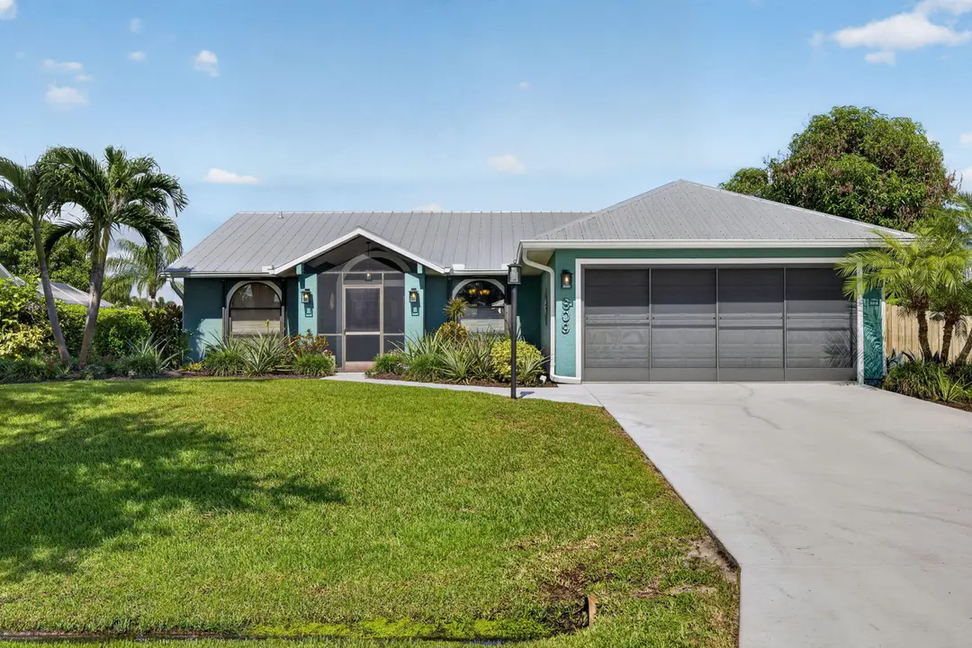 609 SE BARR Street, Port St. Lucie, FL 34984