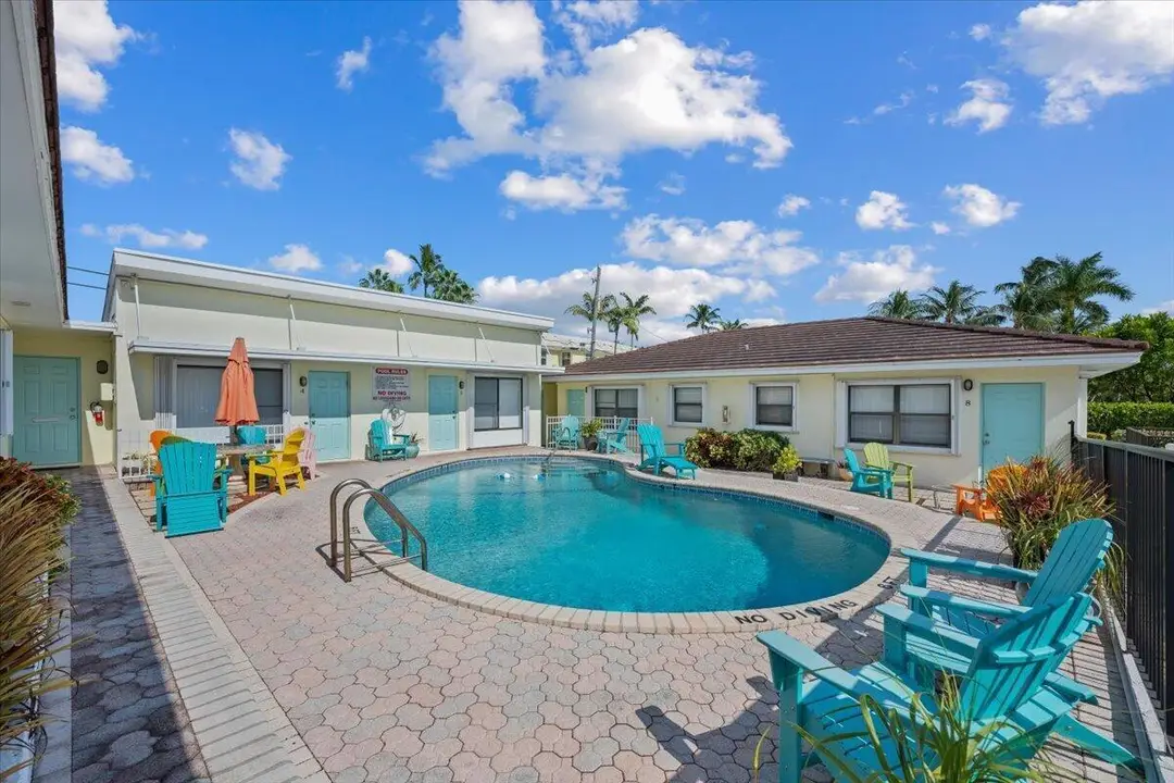 1 Tropical Drive 5, Ocean Ridge, FL 33435