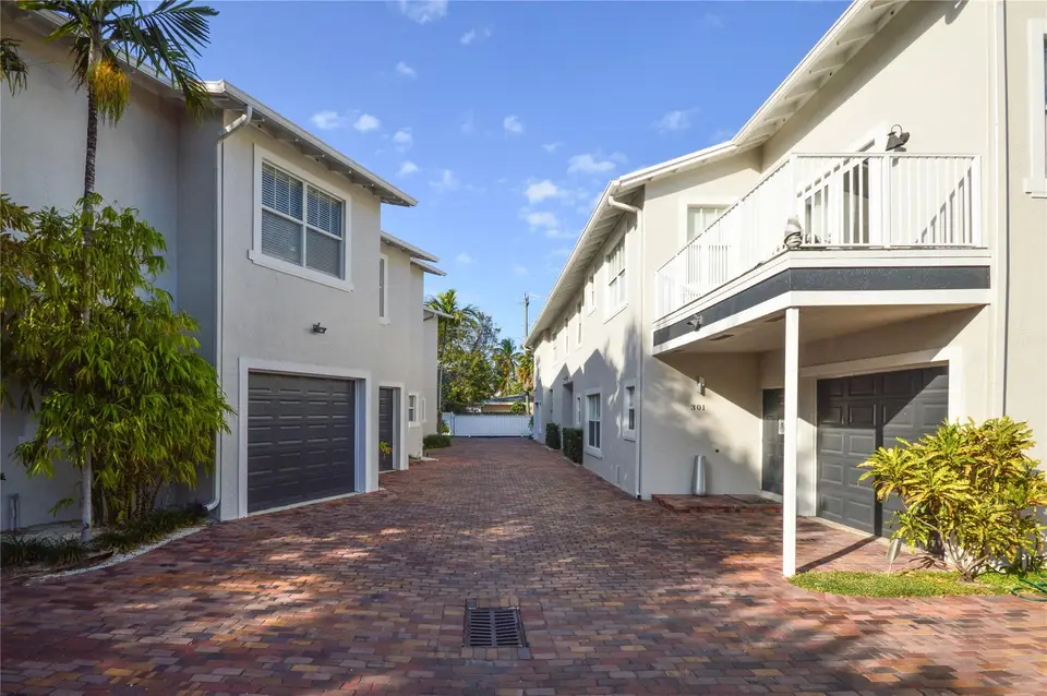 271 SE 22nd Street, Fort Lauderdale, FL 33316