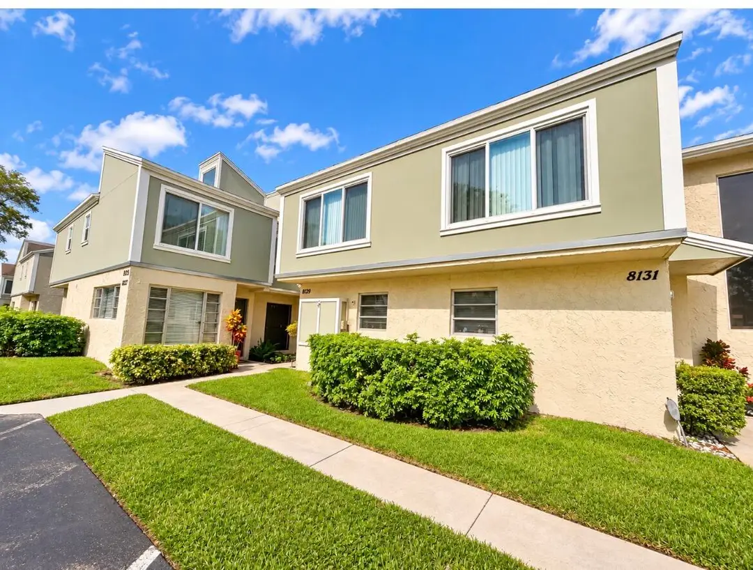 8125 LAGOS DE CAMPO Boulevard N-1, Tamarac, FL 33321