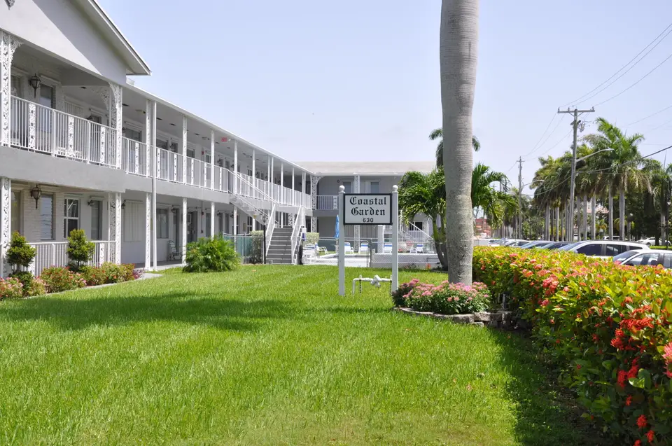 630 Layne Boulevard 208, Hallandale Beach, FL 33009