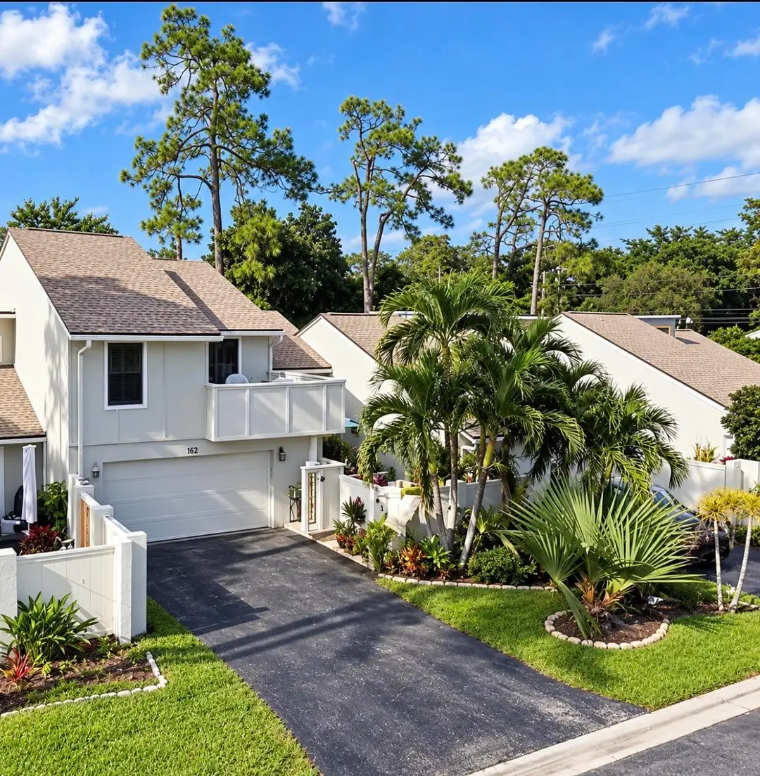 653 Spinnaker Court, Wellington, FL 33414