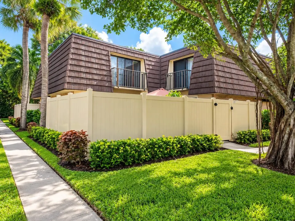 8017 80th Way, West Palm Beach, FL 33407