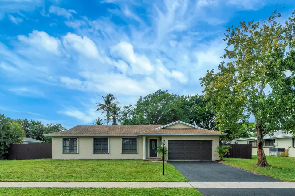 6030 SW 8TH Court, Plantation, FL 33317
