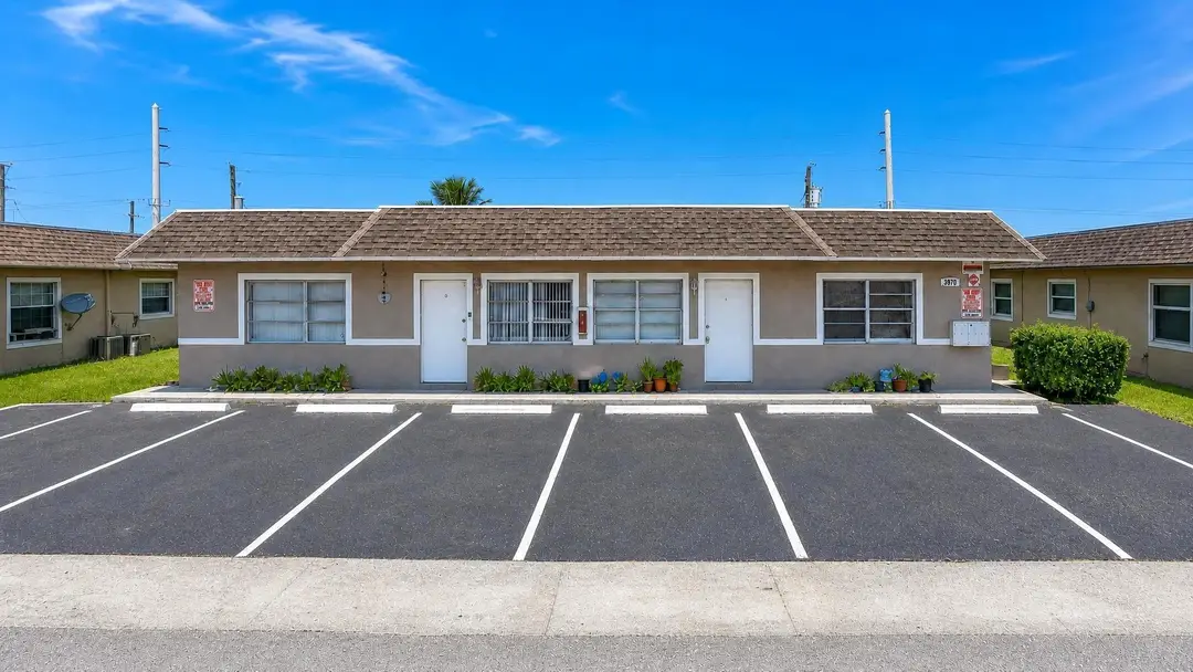 3970 NW 31ST Terrace 4, Lauderdale Lakes, FL 33309