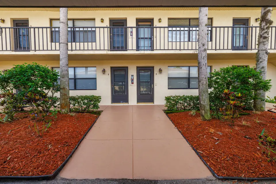 2950 SE Ocean Boulevard 127-3, Stuart, FL 34996