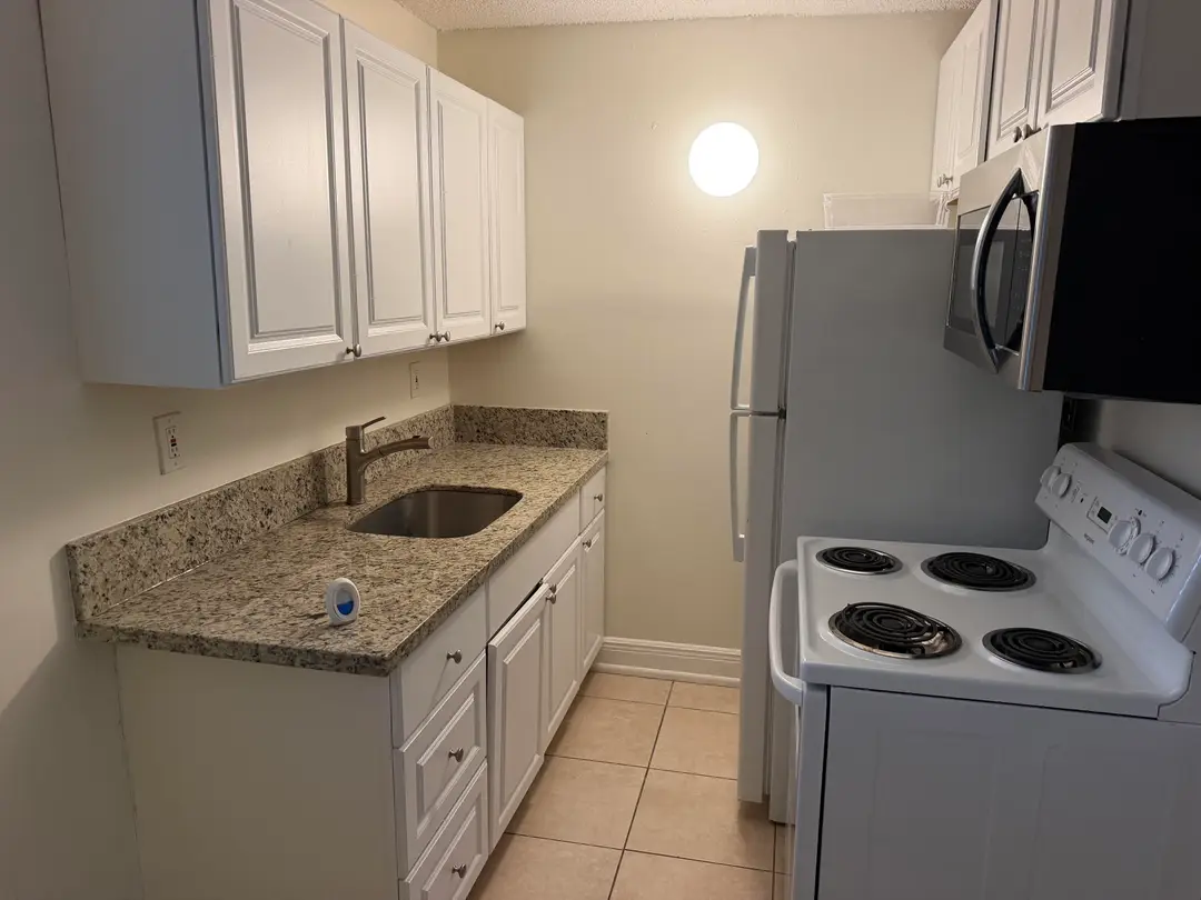 1151 NE 16th Court 8, Fort Lauderdale, FL 33305