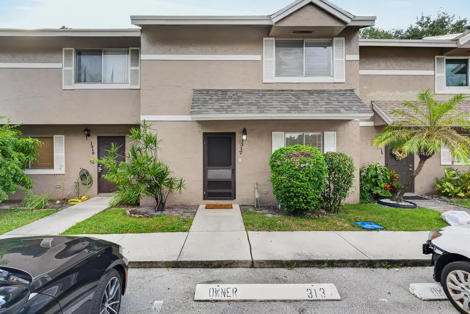 1317 SUSSEX Drive, North Lauderdale, FL 33068