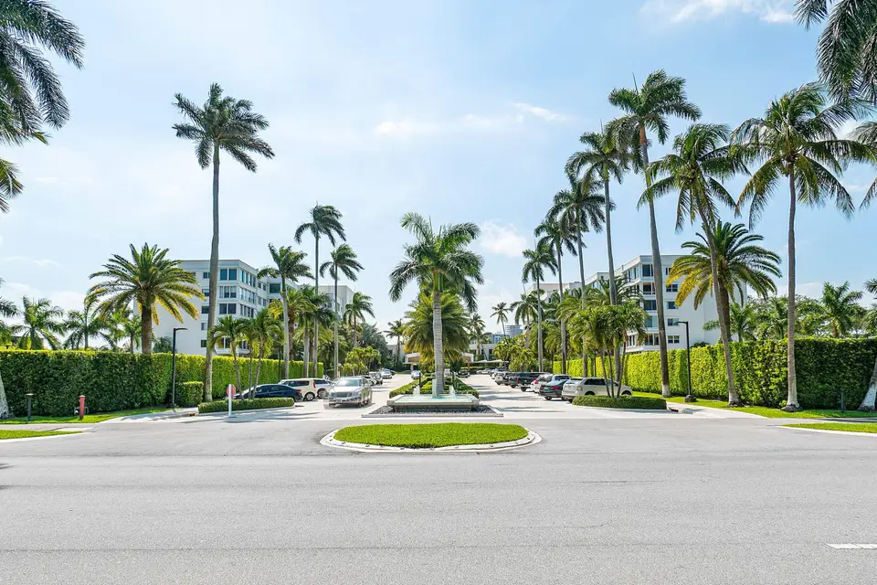 44 COCOANUT Row 222B, Palm Beach, FL 33480