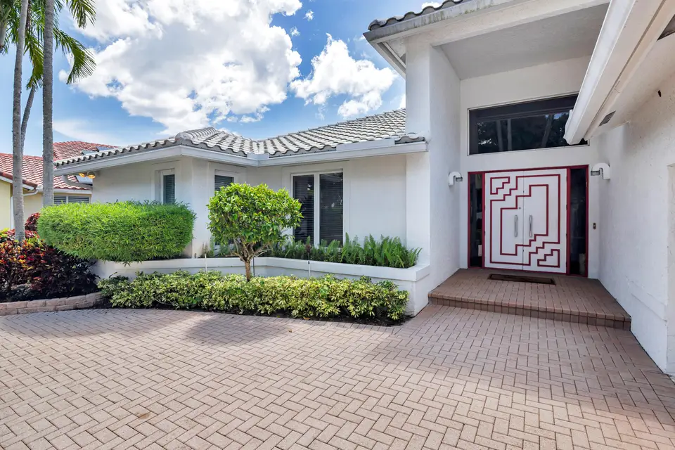 12 SUTTON Drive, Boynton Beach, FL 33436