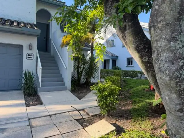 9770 NICKELS Boulevard 404, Boynton Beach, FL 33436