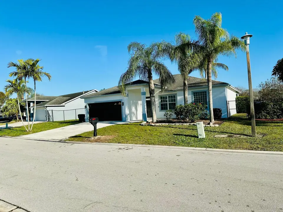 1196 Hatteras Circle, Greenacres, FL 33413