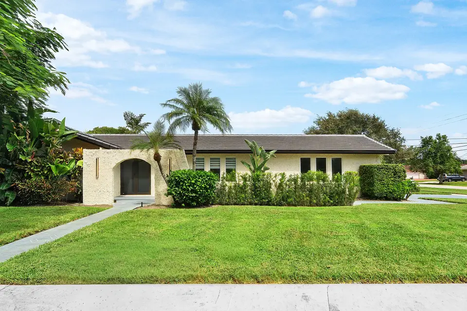2013 ARDLEY Road, North Palm Beach, FL 33408