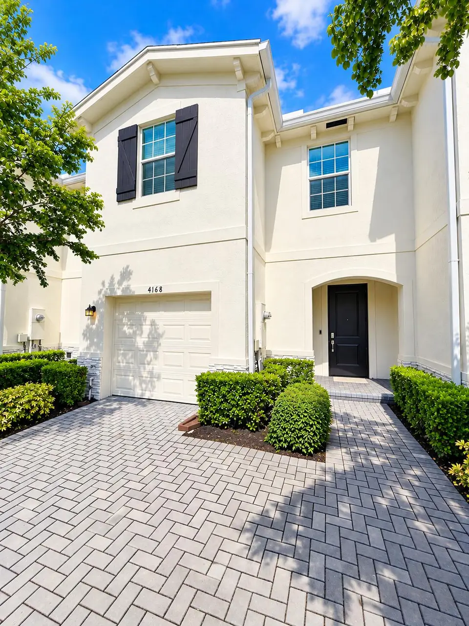 4168 Lagoon Shore Drive, Lake Worth, FL 33467