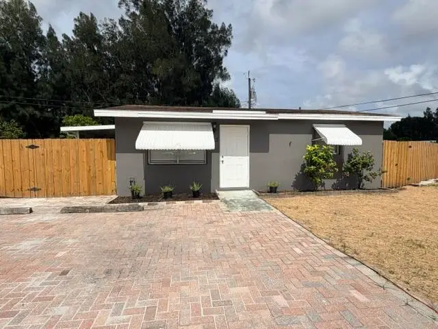3642 Gulfstream Road 3, Palm Springs, FL 33461
