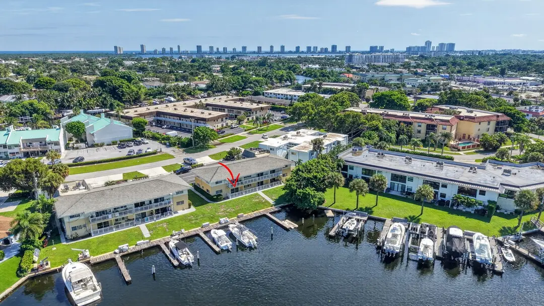 405 SOUTHWIND Drive 4, North Palm Beach, FL 33408